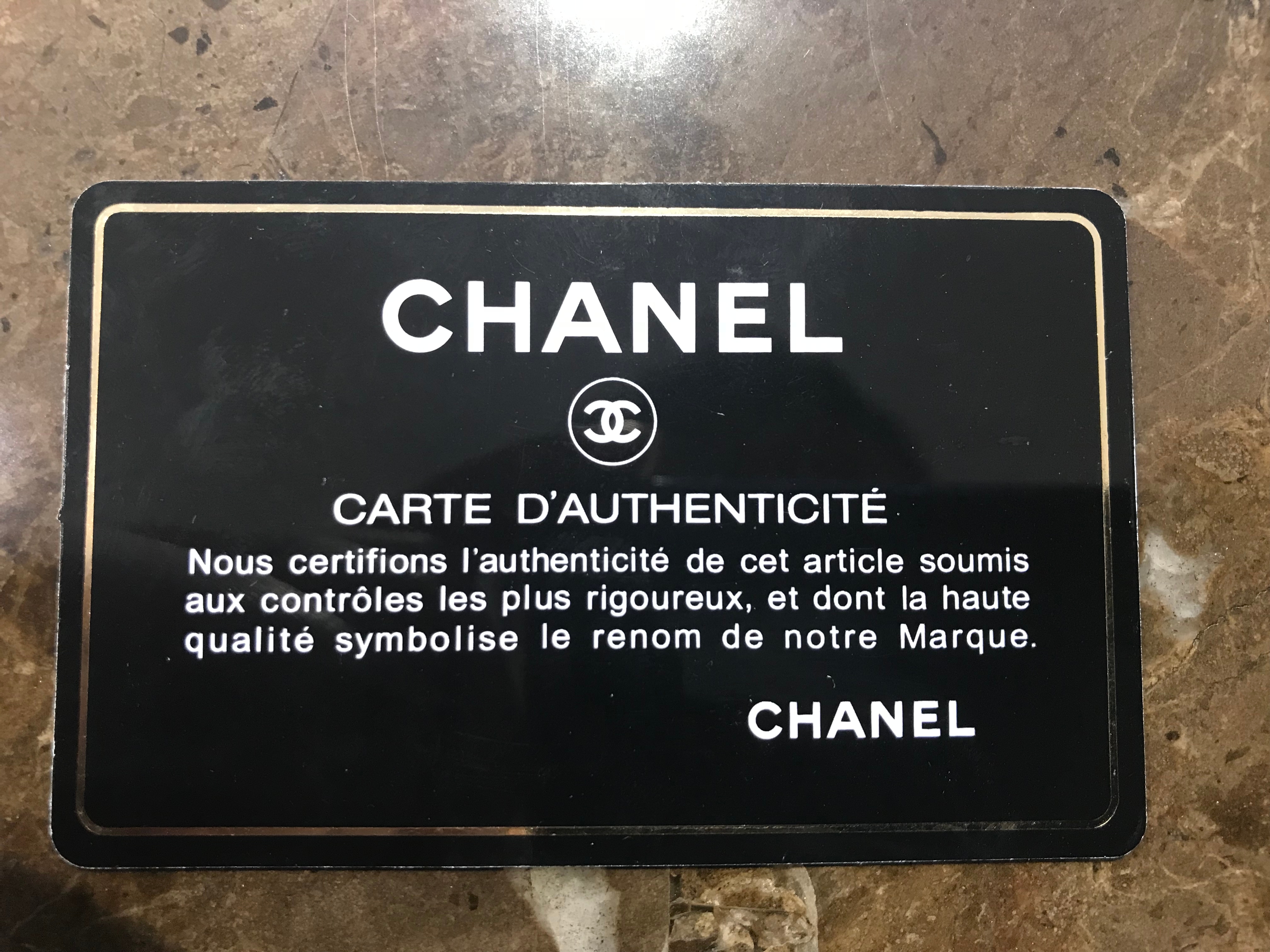 香奈儿渔夫真假鉴别,专柜买的香奈儿有瑕疵怎么办