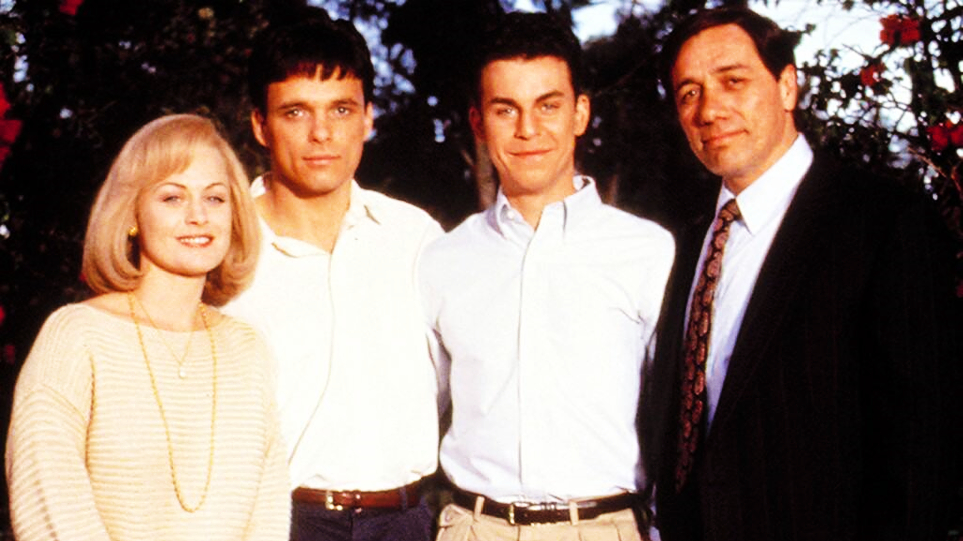 1989年,美国富豪家中睡觉被杀,警察全力侦破,凶手竟是他的儿子