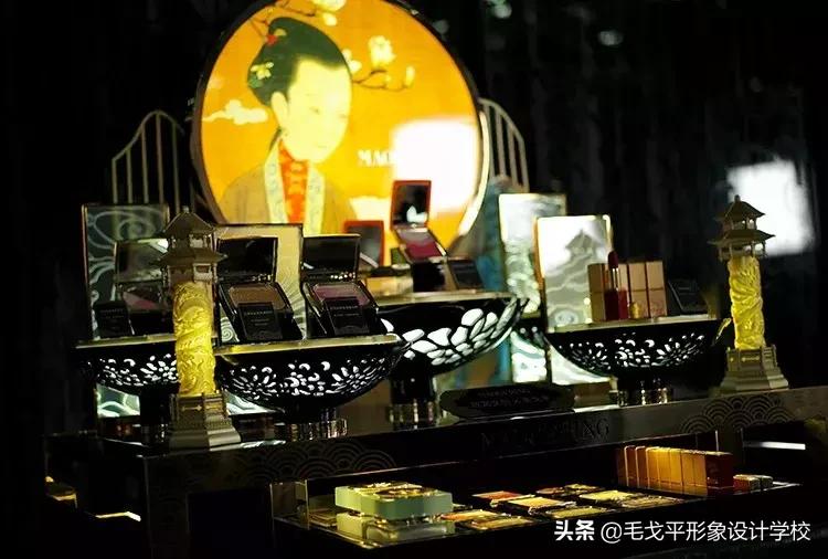 顶级化妆大师毛戈平的抖音,毛戈平在化妆界的地位