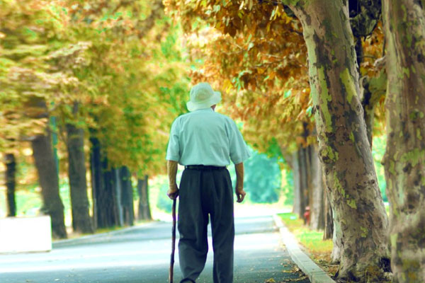 如何缓解腿疼膝盖疼关节炎,腿疼是风湿病还是什么原因