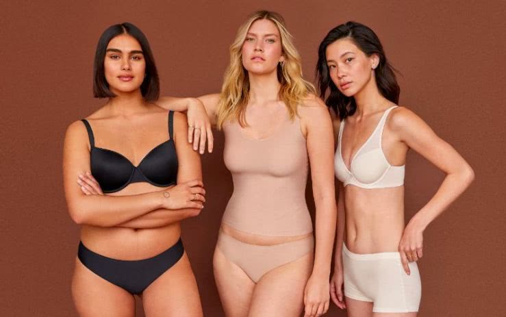 性感帝国维密被“贱卖”:直男审美过时,或迎进一步拆分或关店