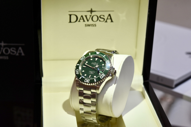 迪沃斯绿蛟龙和浪琴康卡斯,迪沃斯绿蛟龙与劳力士绿水鬼