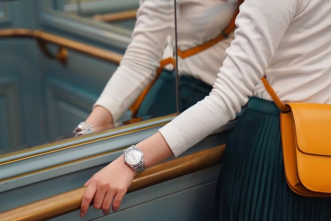 穿搭||把梅花戴上手腕，将魅力藏进时间