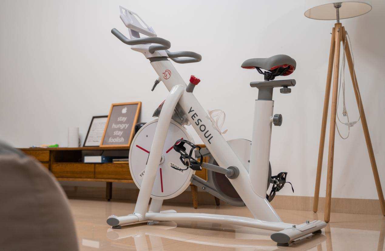 解锁宅家运动的更多乐趣:野小兽动感单车S1体验