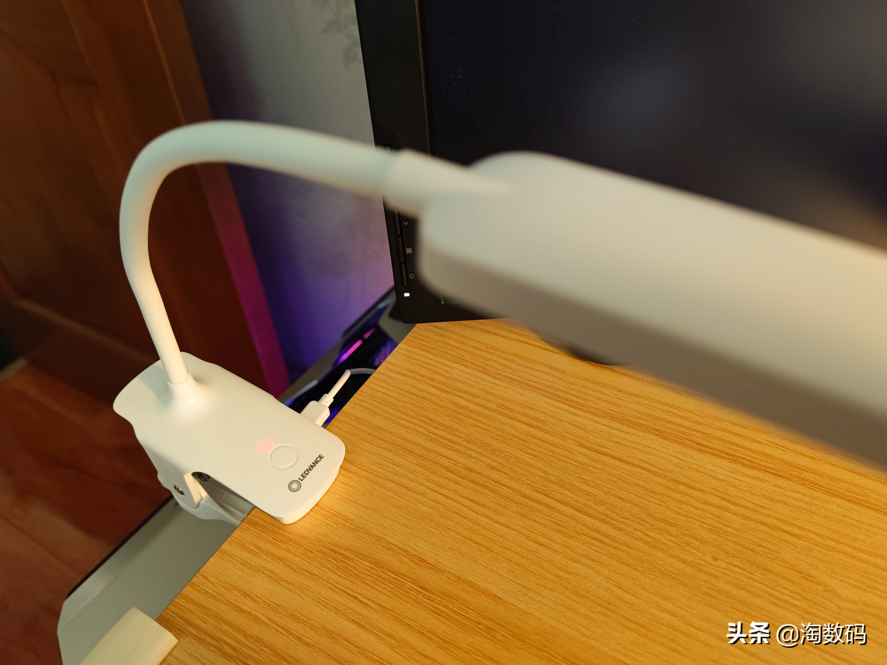 ￥9块9的德国LED充电台灯？105年欧司朗血统能否传承，开箱晒个单