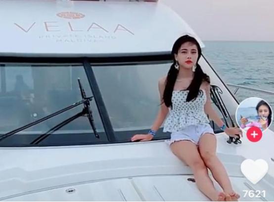 从拼车名媛到替夫捞金，掌握千万流量的卖肉西施，比你想得更会玩