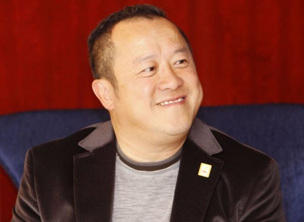 足球小将变身影坛大佬，他用奋斗稳坐大咖之位，因这一点口碑骤减