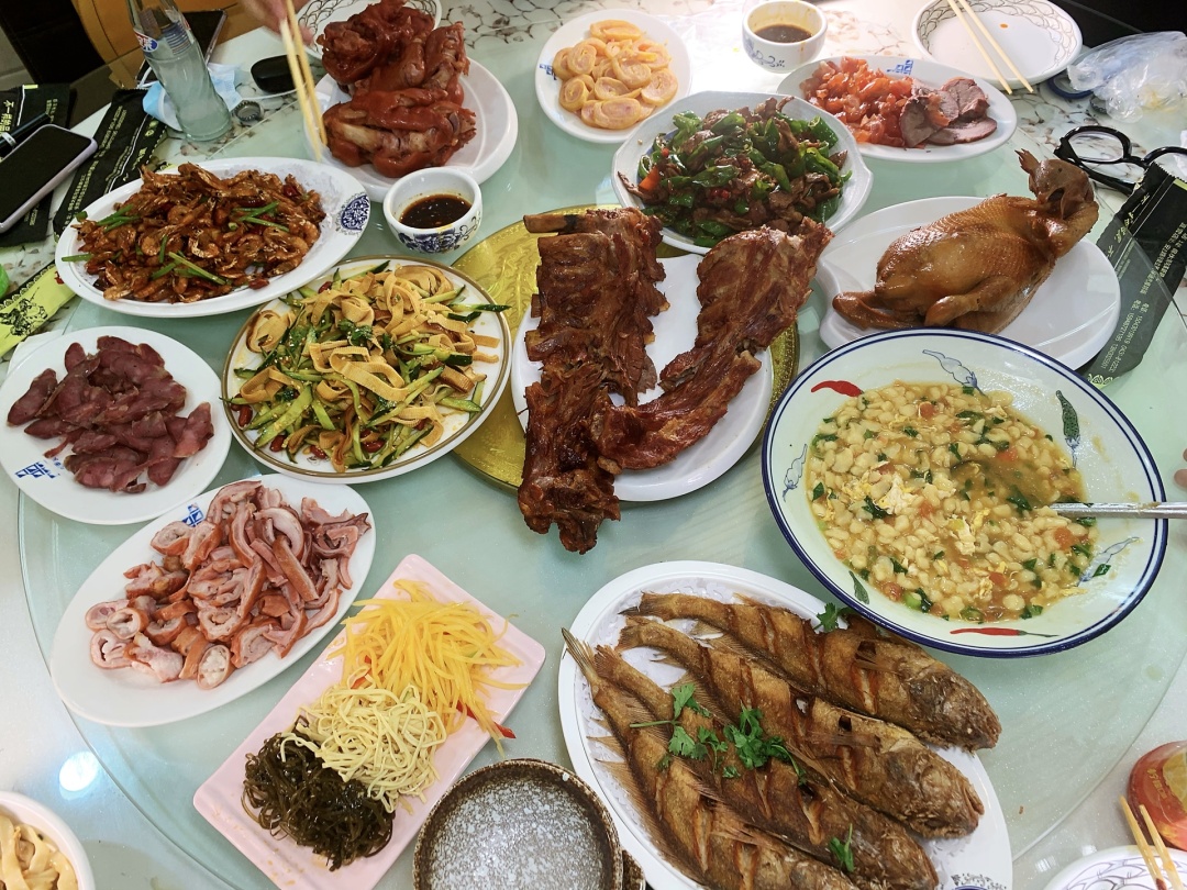 长春汽车厂美食肥肠,长春老胖熏酱猪手