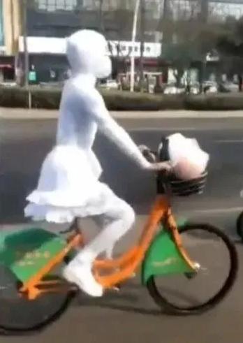 防晒 +|后来遇见它，陪我春秋冬夏