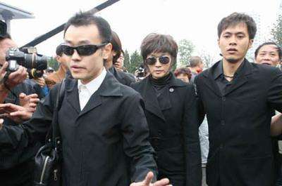 刘晓庆是怎么还债的,刘晓庆的真实身份令人震惊