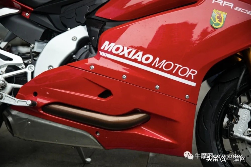 29990元起隆鑫500双缸平台跑车摩枭500RR上市