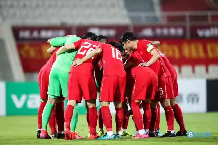 国足两连败，是什么原因造成的，中国足球还有希望吗？