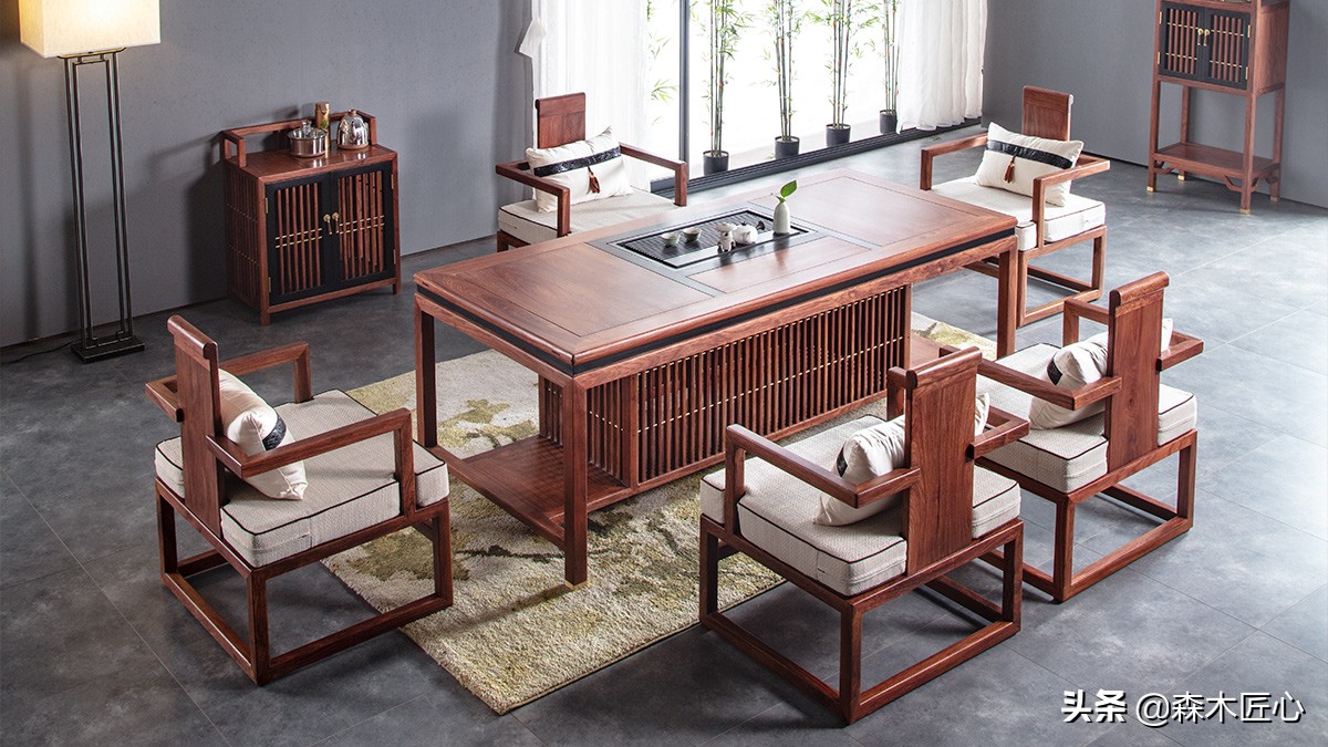 呷一口生活中的庄重，在袅袅的茶香里，沉淀世间百态