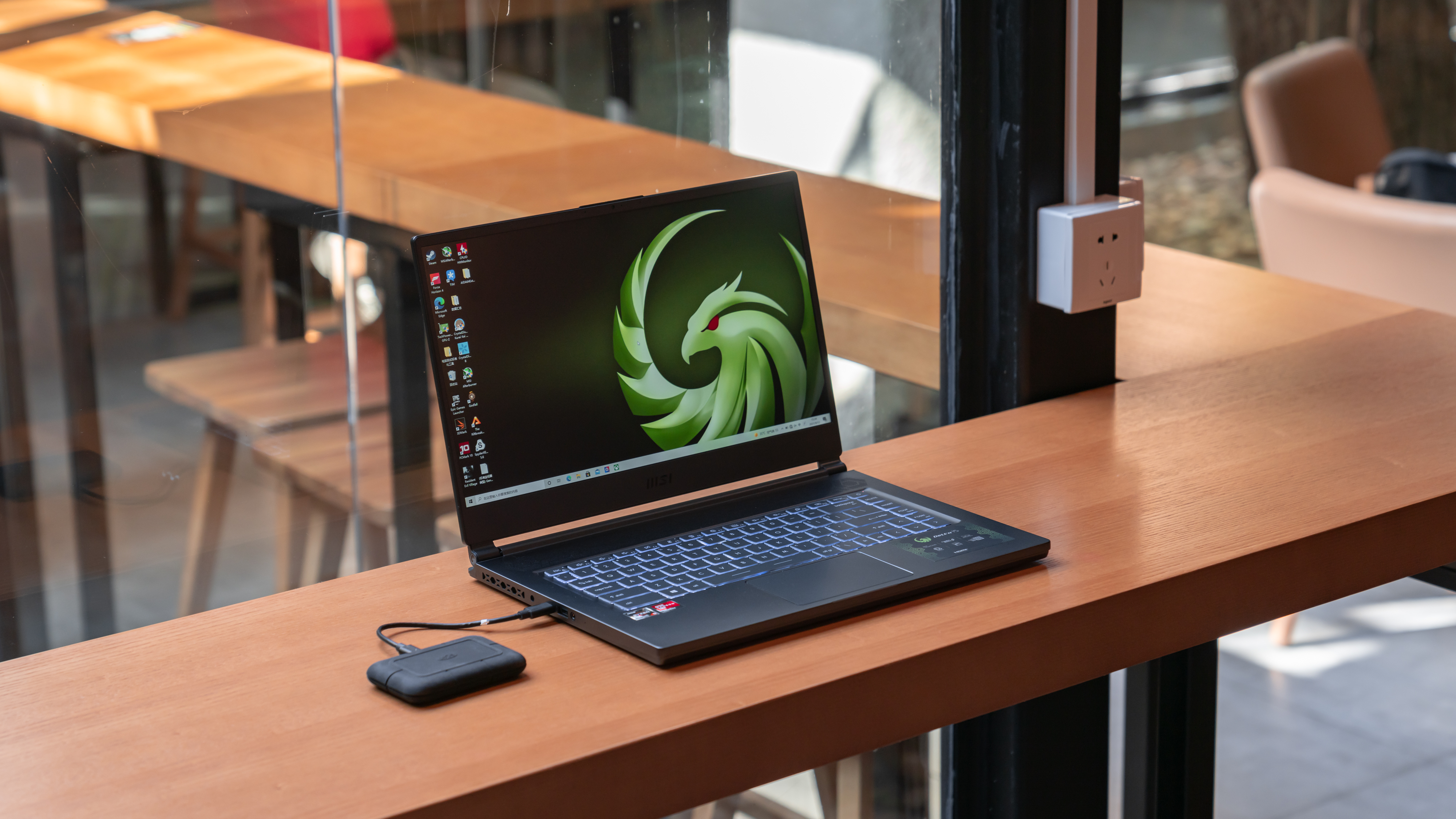 微星幻影15游戏测试,微星幻影15对比勇者