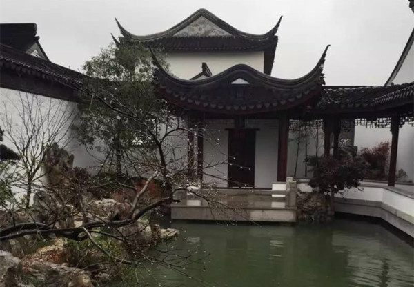 苏州太湖东岸下叠式房价,苏州太湖边的别墅房价降了吗