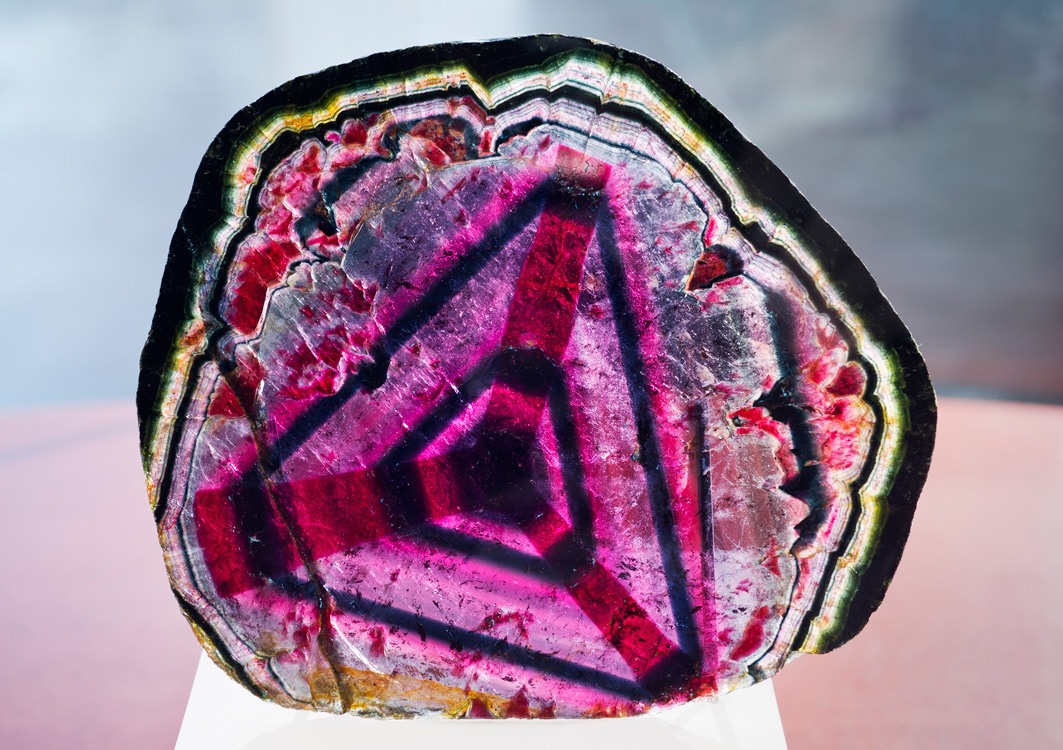 碧玺神奇,天然碧玺和琉璃碧玺