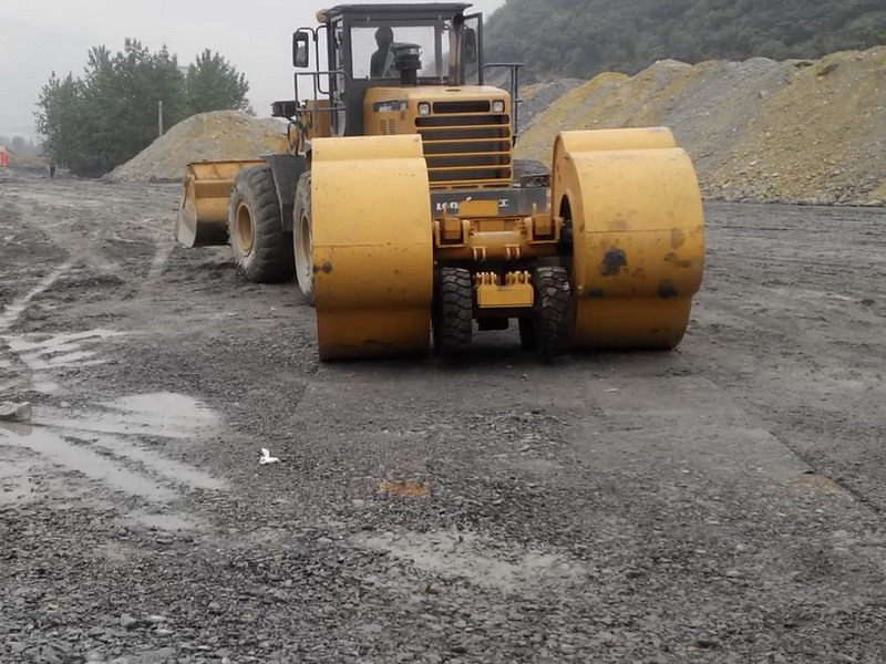 冲击式压路机有哪些型号,冲击式压路机适合哪些工程