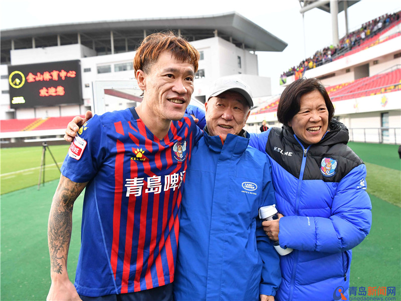 黄海黄海我爱你就像老鼠爱大米!网友本网盖500楼评论为球队请功!你啥建议?