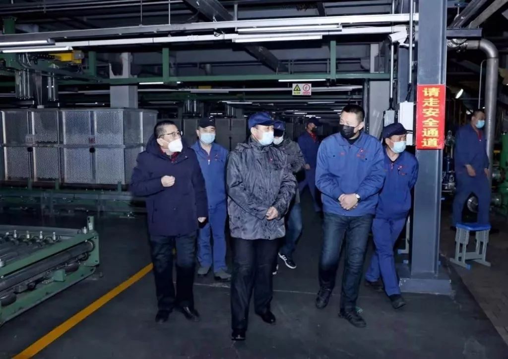 抗疫生产两手抓,抗疫情抓生产两不误