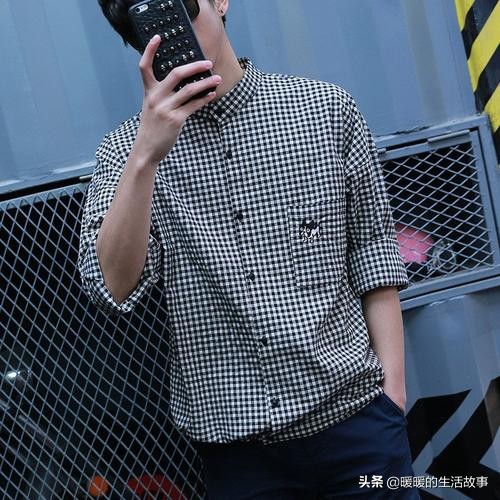 2023秋冬男装卫衣流行,2019年秋冬流行格子衬衫男