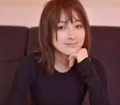 什么刘海显脸小?下次刘海就这么剪!修颜又时尚