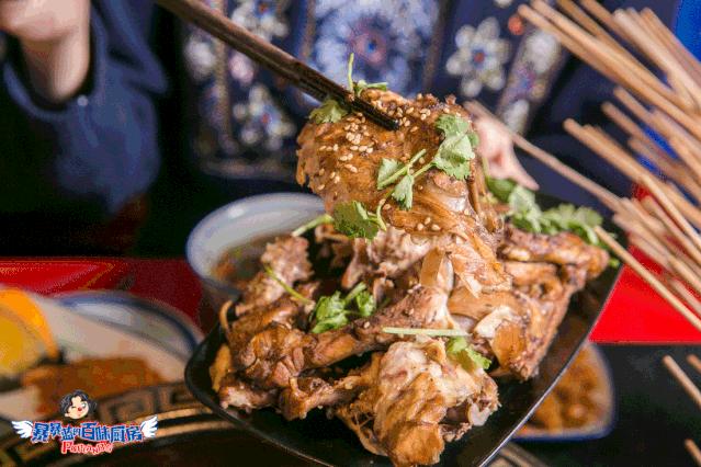 当成都老板爱上沈阳老雪，他开的串串香店锅底都有1瓶大绿棒