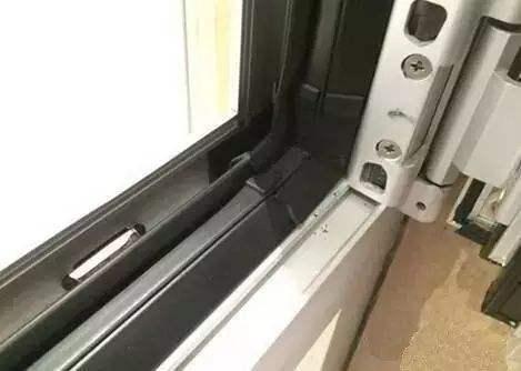 门窗怎么选价目表,如何选择门窗价格范围