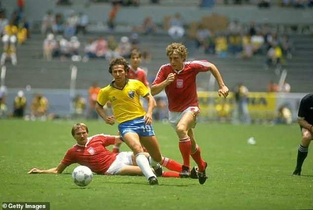 来听库里谈哈登,巴西球星济科进球视频播放