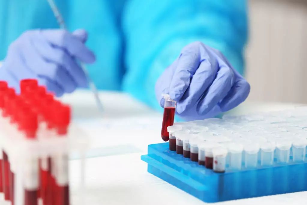 孩子过敏体质一般是什么原因引起,孩子有这4种表现说明你该警惕