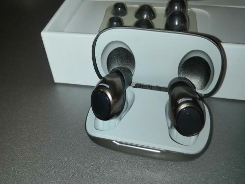 不漏音的蓝牙耳机推荐测评,半入耳式蓝牙耳机推荐和评测