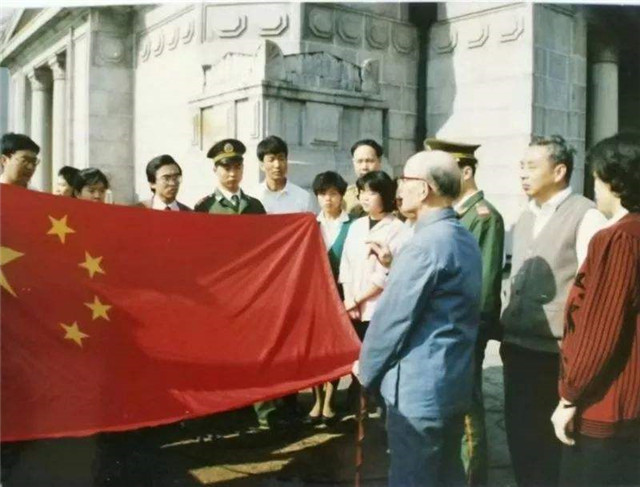 1949年第一面五星红旗是谁创造,开国大典五星红旗是谁建的