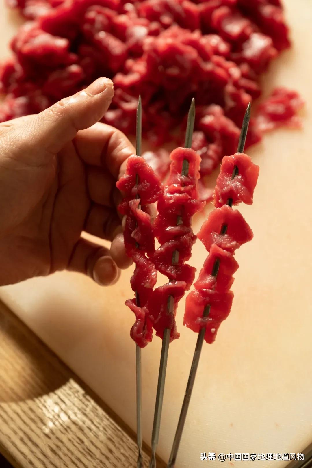 鹤岗东北烧烤,在鹤岗4个人吃一顿正宗东北烧烤