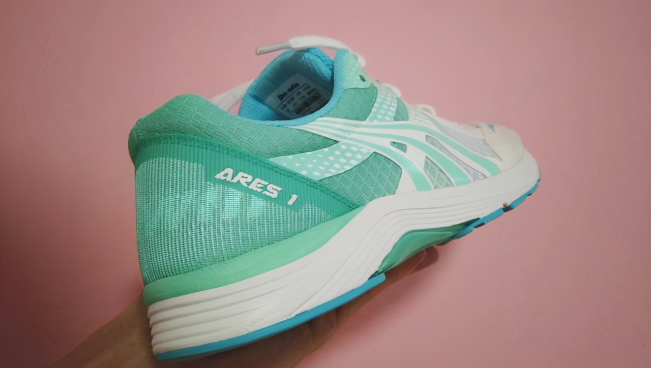 国产跑鞋性价比最高是哪款,特步跑鞋国产入门跑鞋最佳推荐