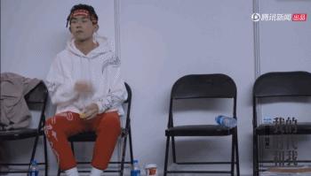 易烊千玺由国民弟弟变成实力演员,易烊千玺真实家境到底如何