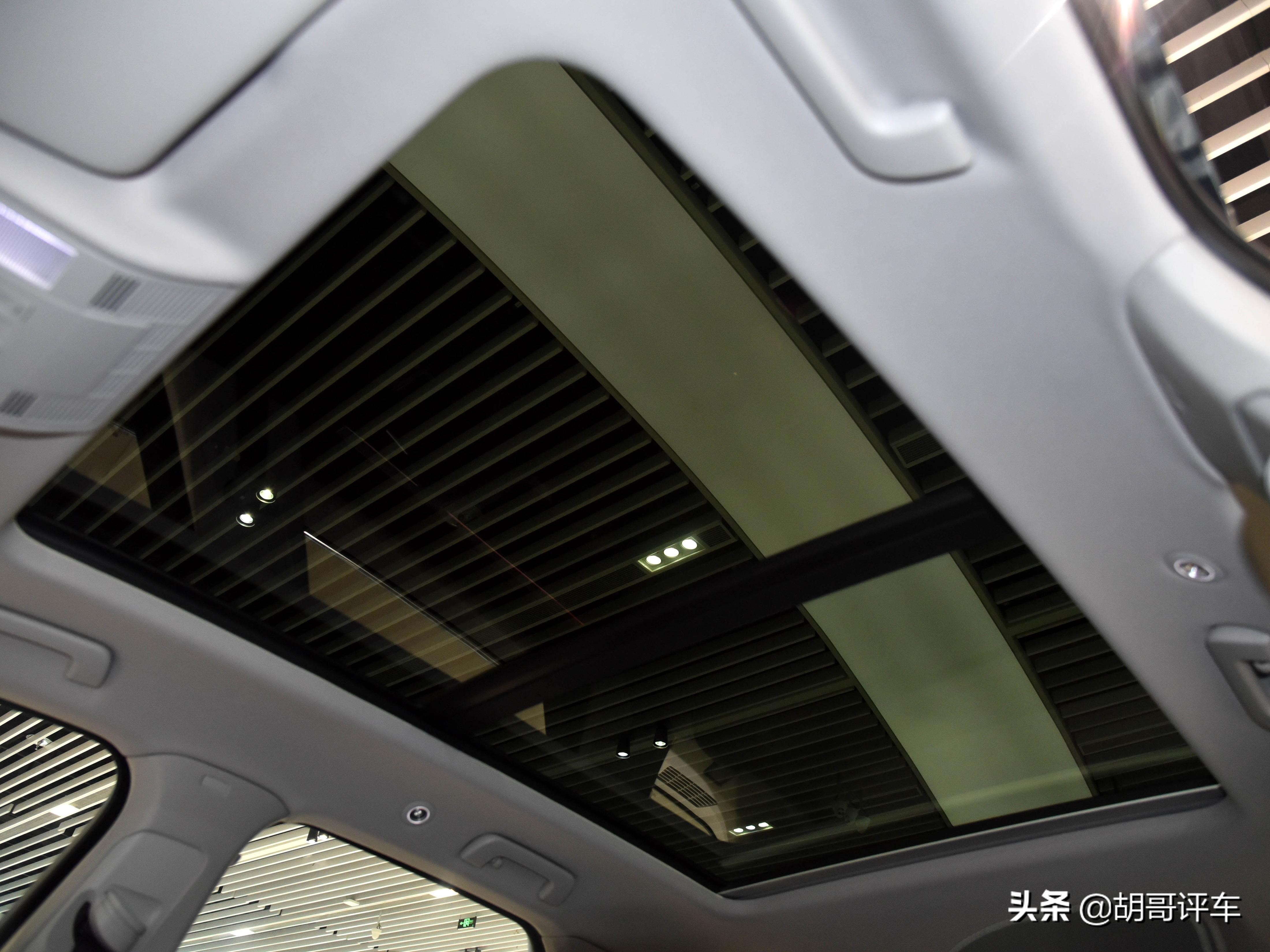 第三代大众途锐尺寸,轴距近2米8