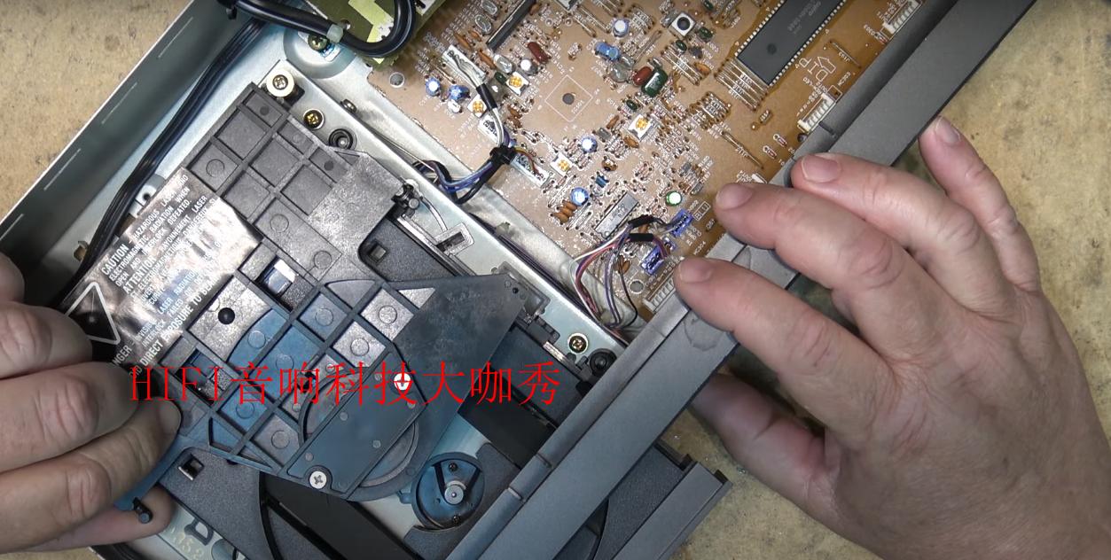 NAC5320cd*放播**机，无法进出仓和不读碟故障维修，聚焦调整方法