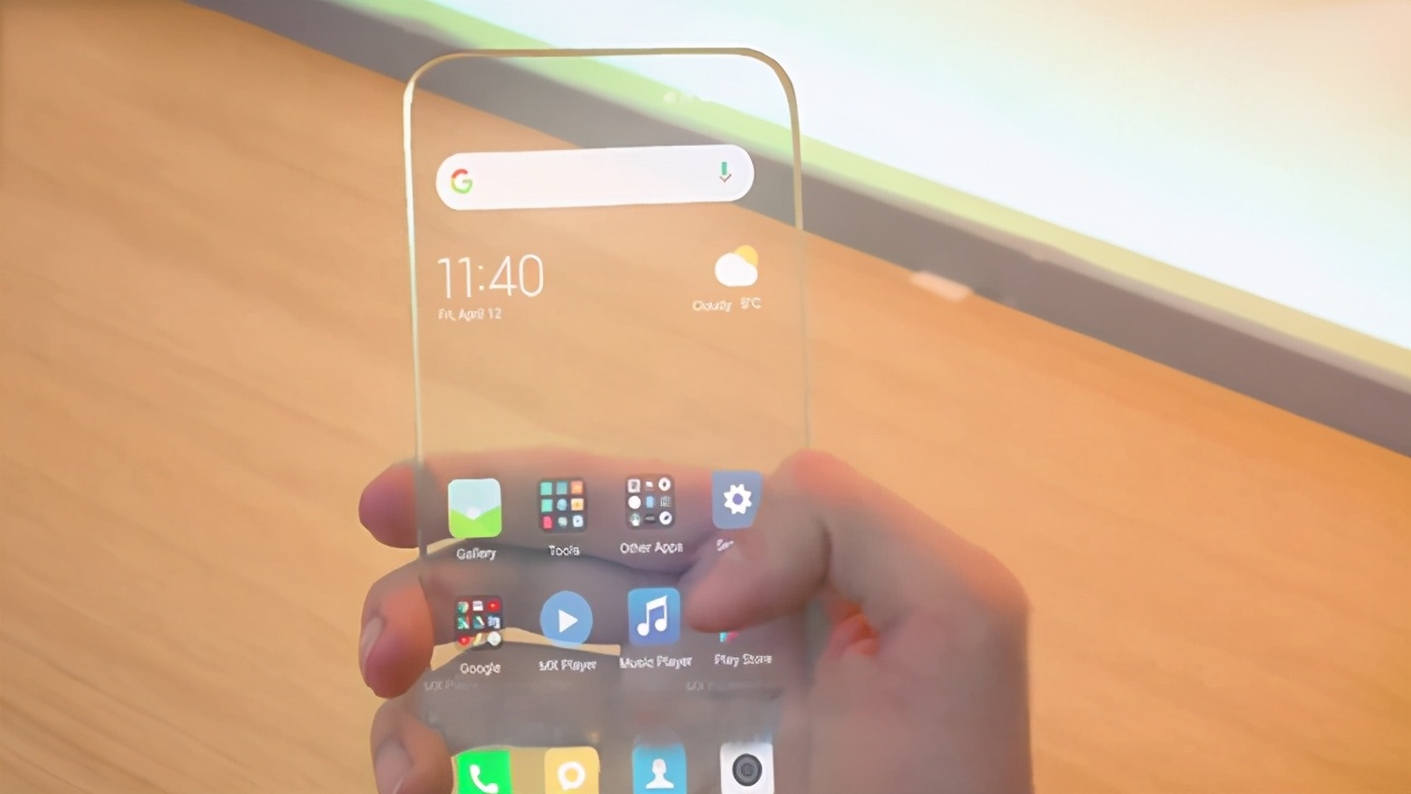 全透明的手机看起来有没有很酷炫,已上市的全透明手机