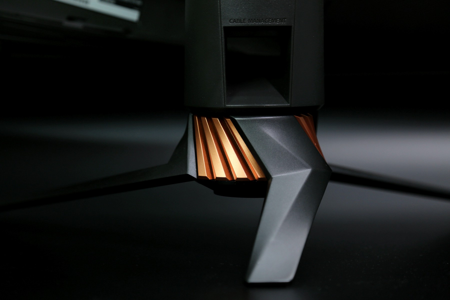 华硕rog玩家国度32英寸电竞显示器,华硕rog玩家国度显示屏测评