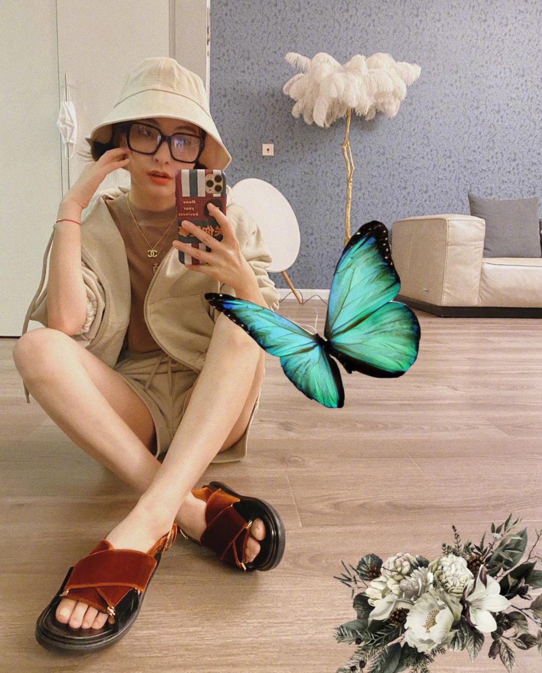 吴昕越来越美了复古开衫搭老爹裤,吴昕浅蓝色西装领连体裤