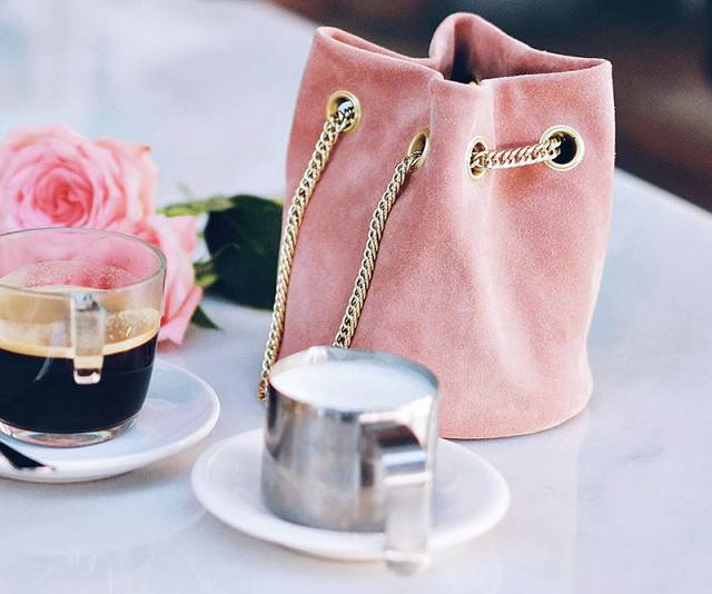 大牌同款皮质包包,怎么挑选适合自己的大牌包包