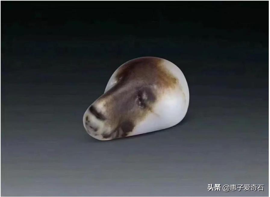 疆内观赏石,高价成交顶级带洞奇石