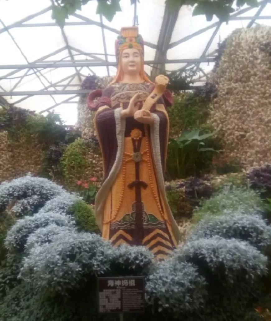 到山东不会饿着你,到山东怎么能不吃煎饼和大馒头呢