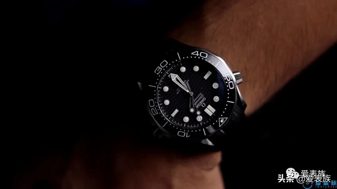 新款欧米茄黑色海马300潜水表,欧米茄海马300计时款黑色
