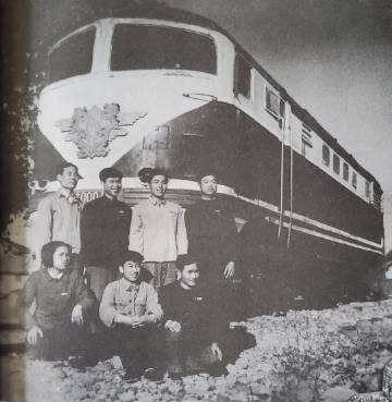 中国第一辆东方红内燃机车,中国第1代内燃机车