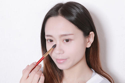 脸不瘦、鼻子不够挺的女生，学学谭松韵欧阳娜娜，一招让鼻子变挺