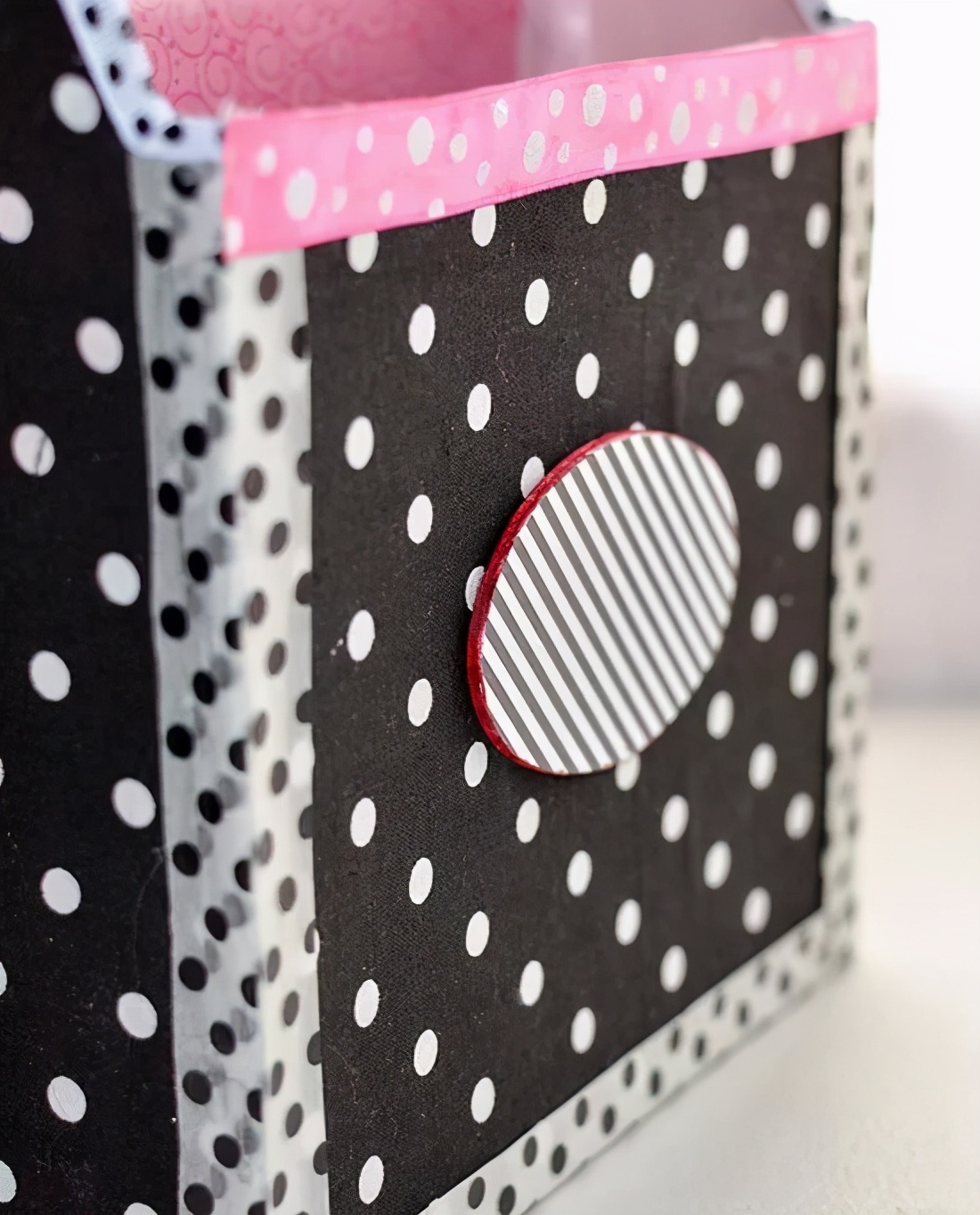 废旧纸板制作收纳盒教程,纸板自制墙壁收纳盒