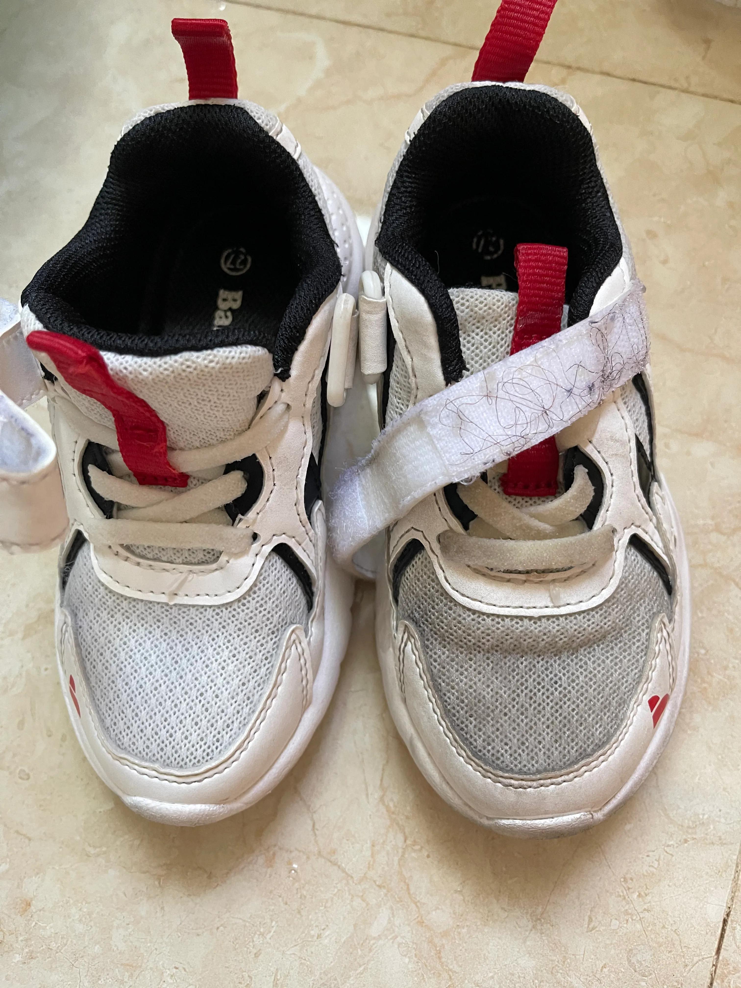 网面鞋上的顽固污渍怎么清洗,网面鞋脏污如何去除