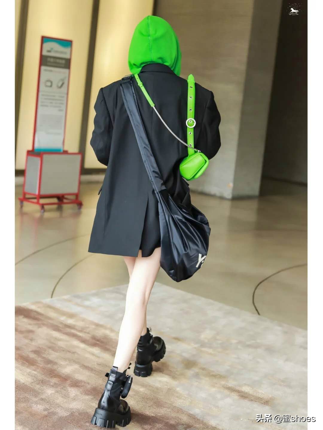 杨幂江疏影粉色,杨幂江疏影艳压全场