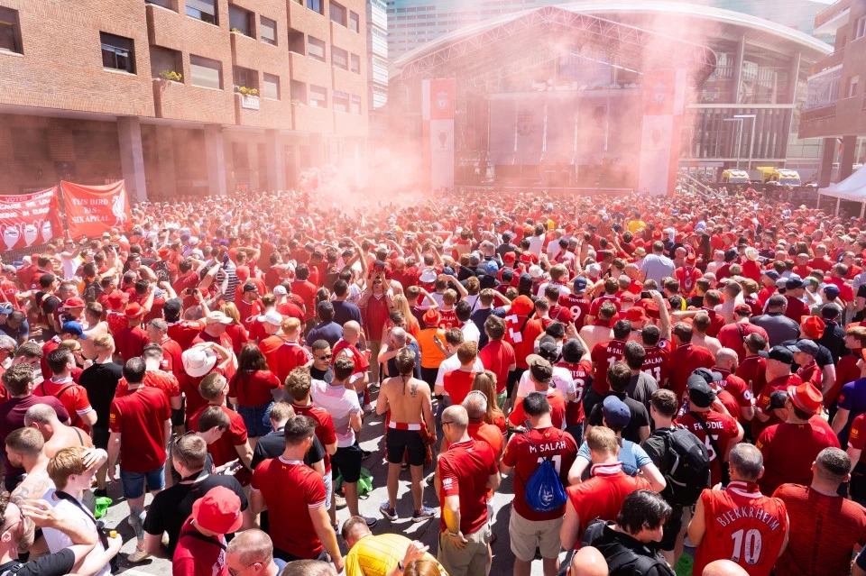 疯狂足球球迷,疯狂的足球球迷