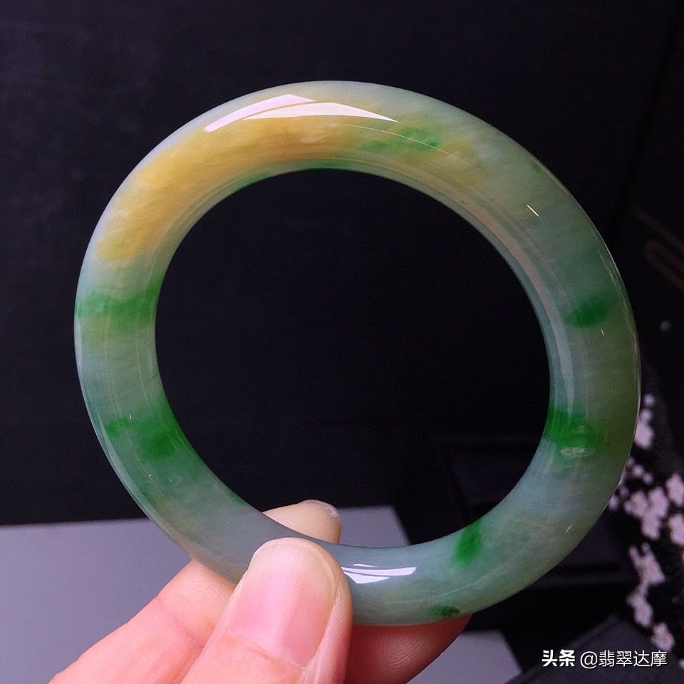 把翡翠手镯摔坏的视频,翡翠观音摔坏了怎么改